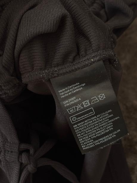 Obtiahnuté šaty, h&m,xs