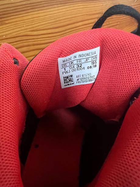 Adidas, adidas,32