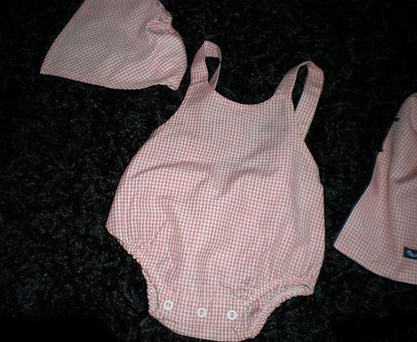 Opaľovačky so šatkou, 62