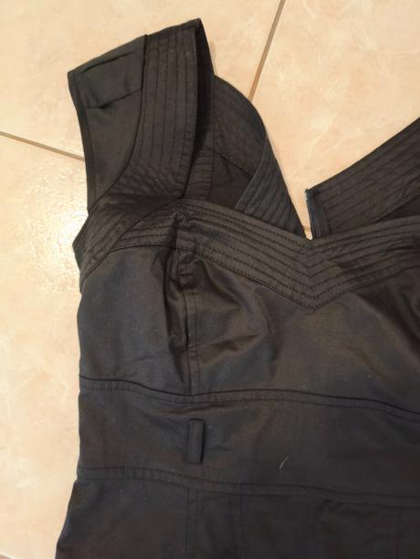 Šaty čierne krátke, 40