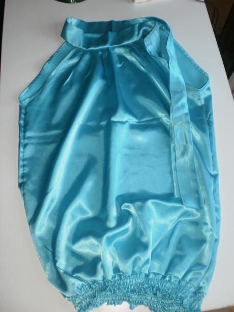 Predávam dámske oblečko lacno, s