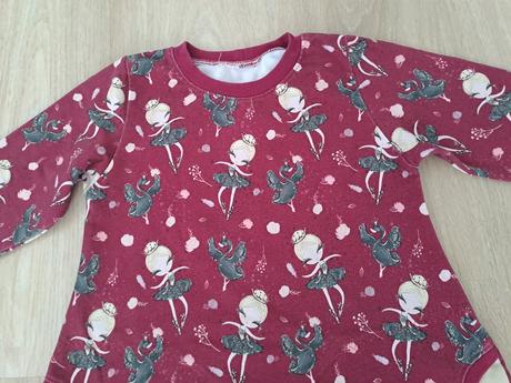 Balónové šaty, 122