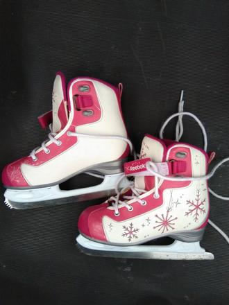 Dievčenské korčule, 35