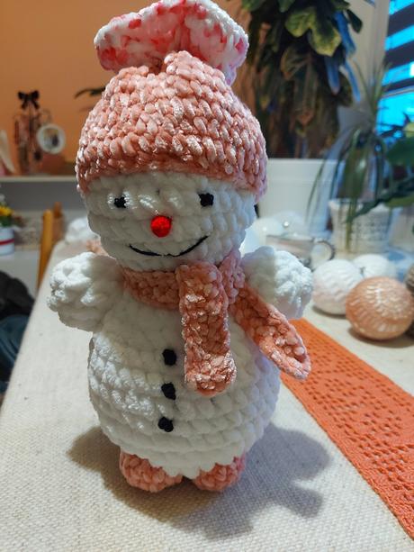 Háčkovaný snehuliačik, 