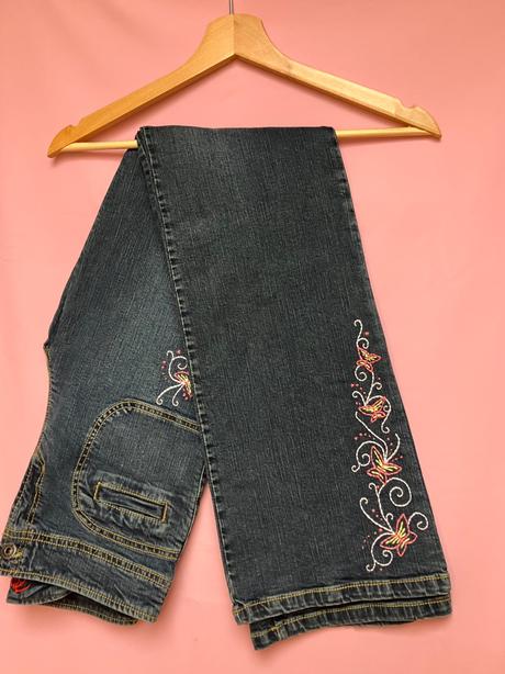 Dámske zvonové upcycled ručne vyšívané rifle, 38 / m