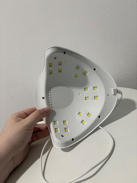 Uv lampa na nechty, 