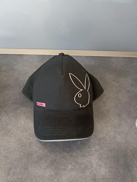 Šiltovka playboy, ešte s visačkou, playboy