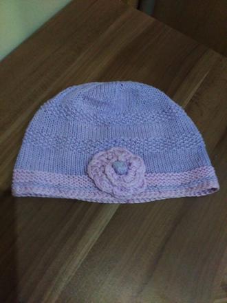 Nadherna čiapka - bledofialova, top stav do 3 r., 104