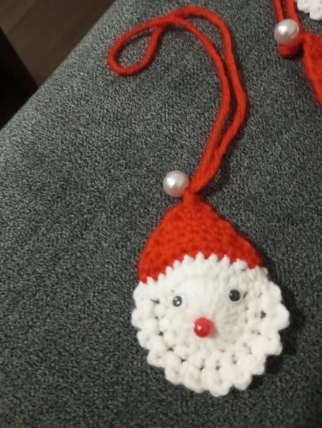 Háčkovaná ozdoba na stromček, 