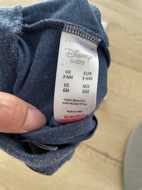 Kratase a tričkom, f&f,68