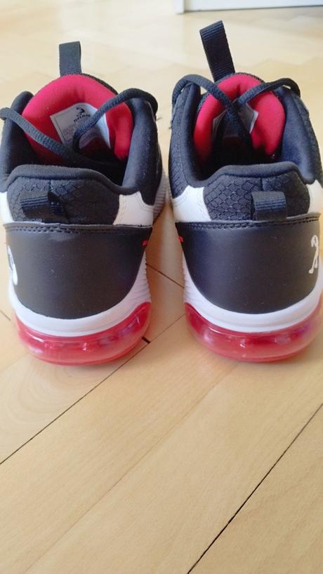 Basketbalové tenisky, 37