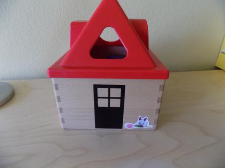 Drevený domček na triedenie, 