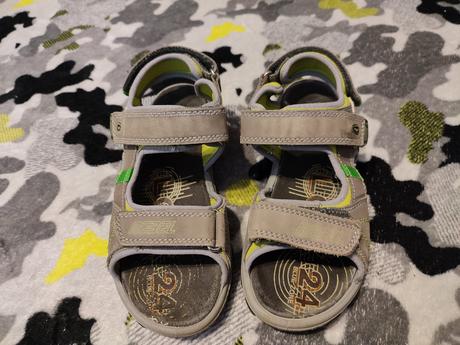 Sandálky, santé,35