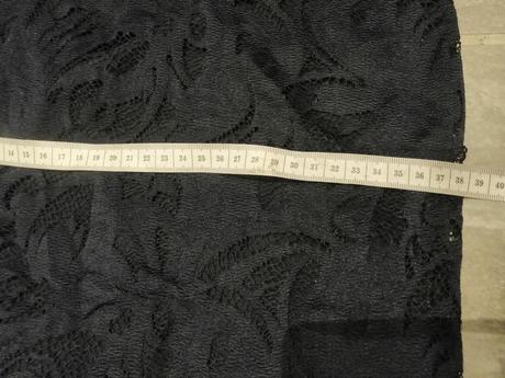 Luxus čierne elast. čipkované šaty ham,v32-34, h&m,xs