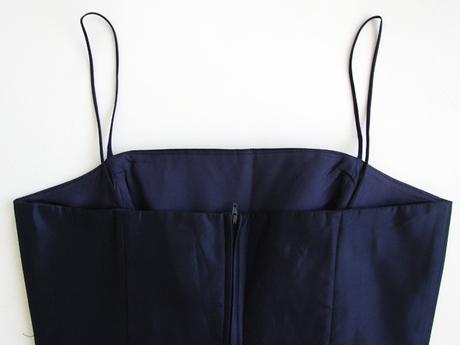 Spoločenské šaty, 42