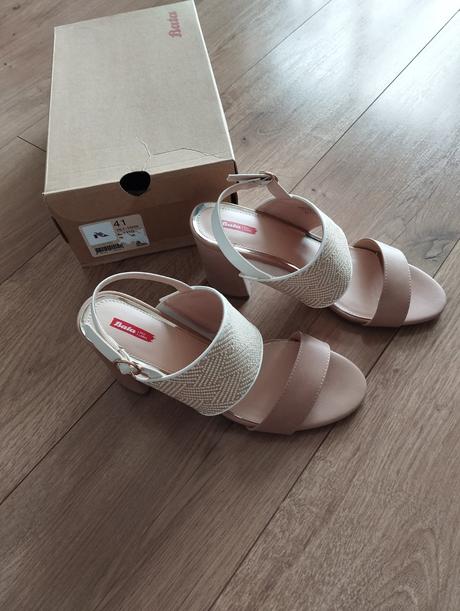 Krásne sandále, baťa,41