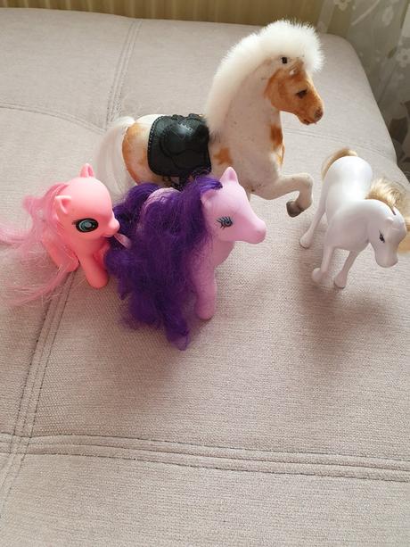 Predám 4 ks koníkov, 