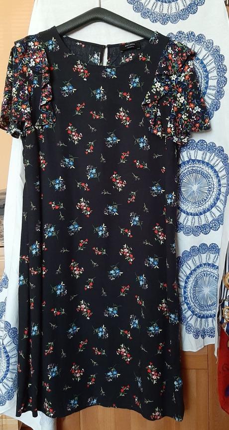 Letné, kvetované šaty jessica, m