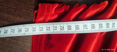 Saténové elastické šaty, 140