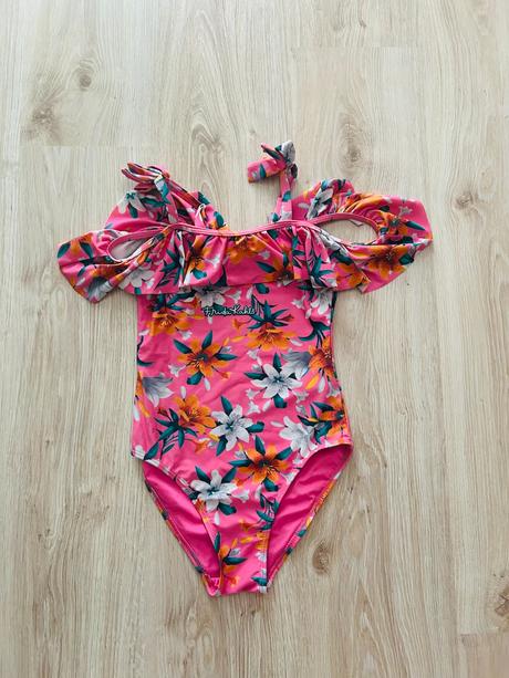 Nádherné jednodielne plavky s volánom reserved, reserved,134