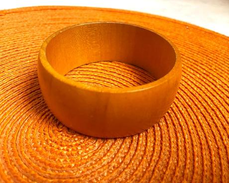 Drevený naturálny náramok,