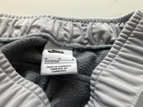 Tepláky, nike,140