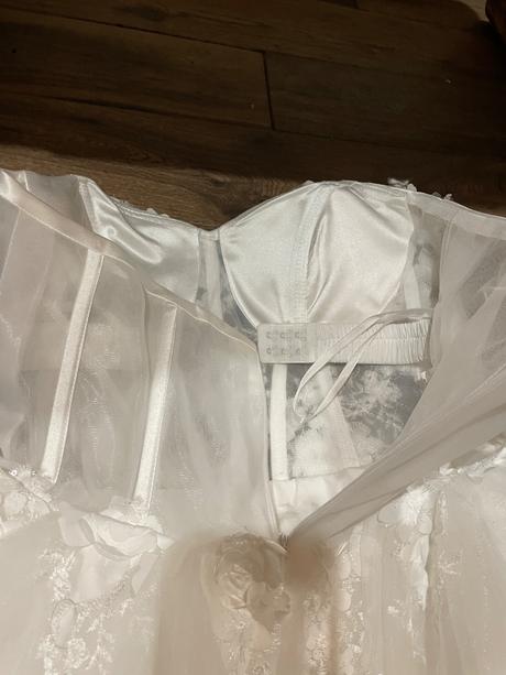 Popolnočné krátke šaty nové, s