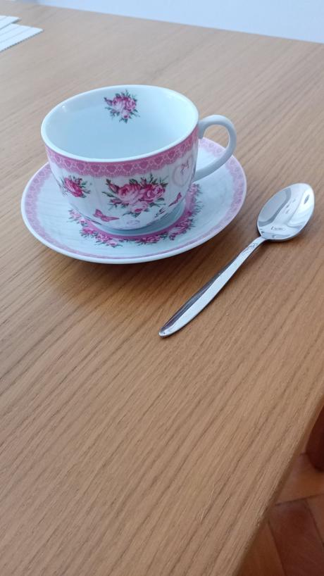 Porcelánové šálky, 