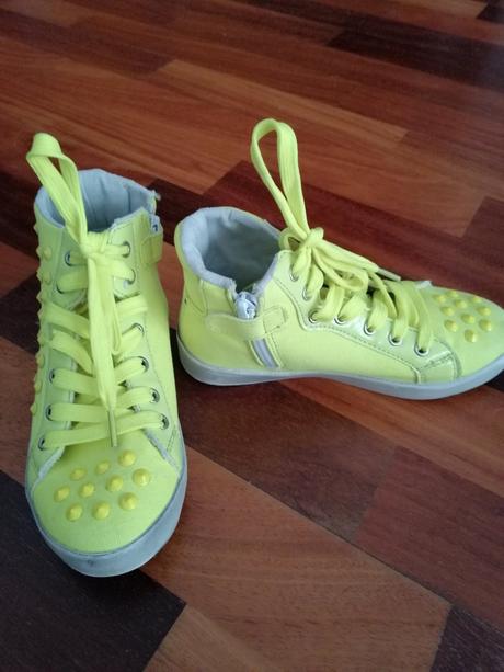 Tyrkysové tramky, lelli kelly,31