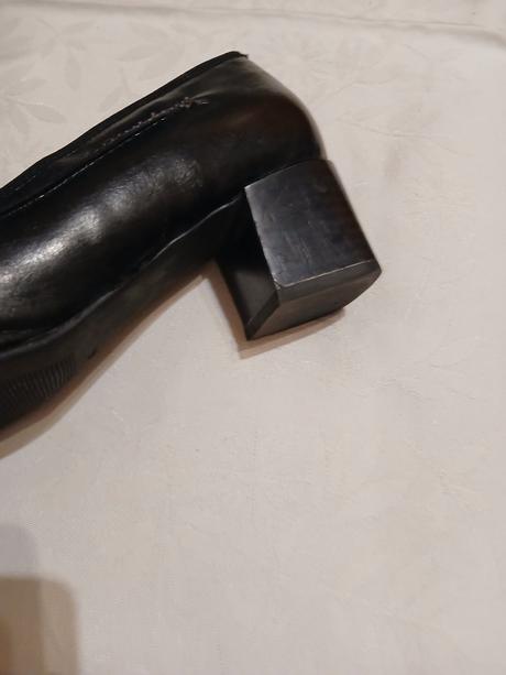 Čierne kožené poltopánky, 39
