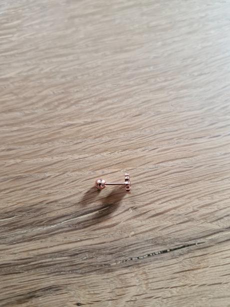 Piercingová náušnica štvorlístok,