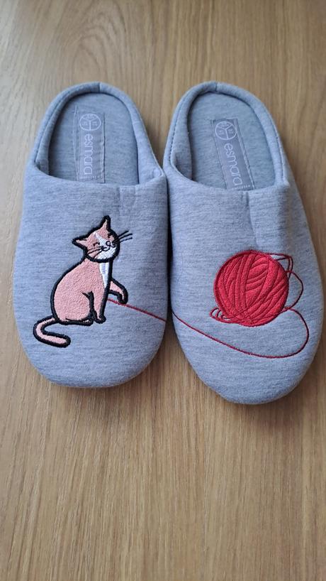 Dievčenské/ dámske papuče 38/39, 38