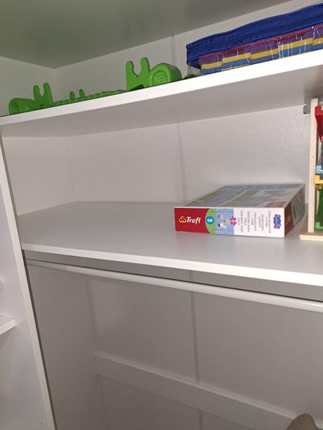 Rohová šatníková skriňa ako nová, 