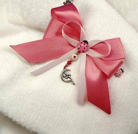 Mašlička na kočík s príveskom, 