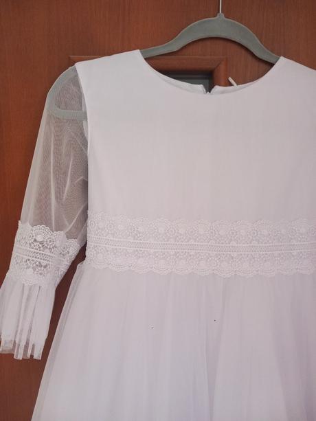 Šaty na 1 sväté prijímanie, 146