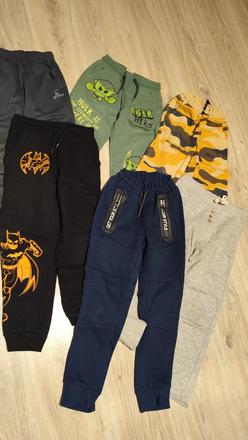 6 kusov teplákov, 122