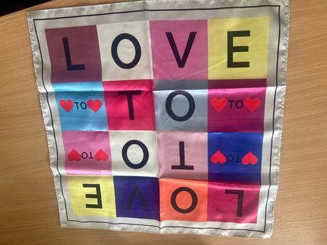 Farebna satenova satka,