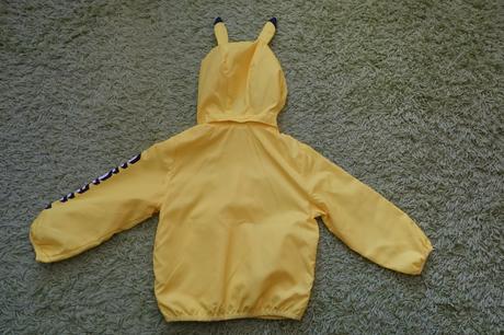 Bunda s pikachu, h&m,98