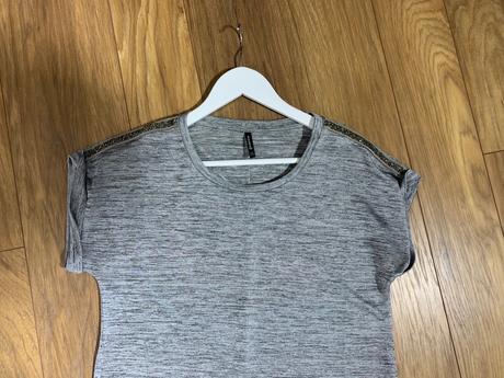 Elegantné tričko, stradivarius,m