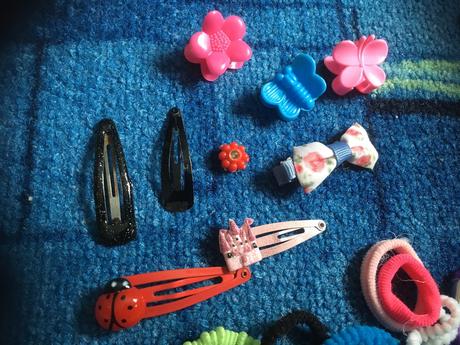 Gumky, pukačky a sponky do vlasov, kik
