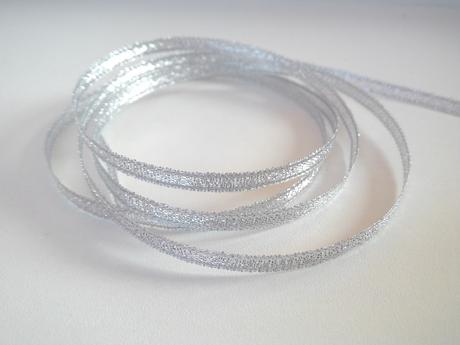 Brokátová stuha 3 mm strieborná, 