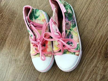 Členkové tenisky, 28