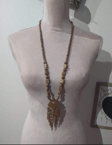 Náhrdelník z drevených koraliek, 