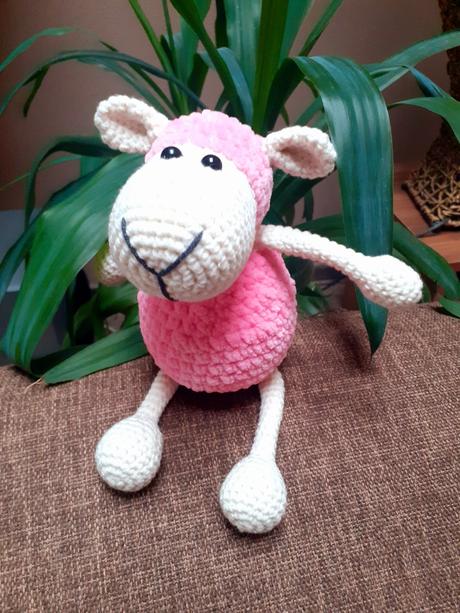 Háčkovaná ovečka ružová,