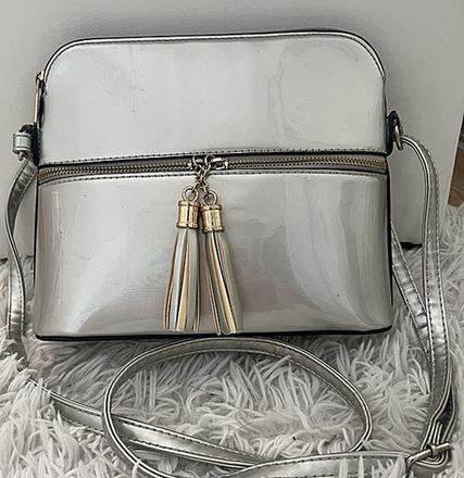 Crossbody kabelka sivo-strieborna, 