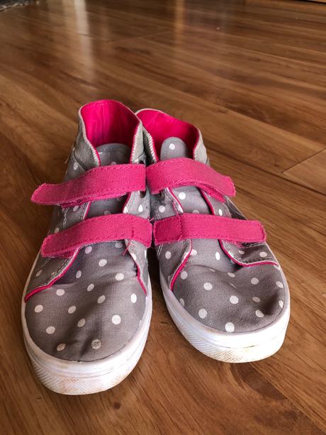 Dievčenské plátenky, 29