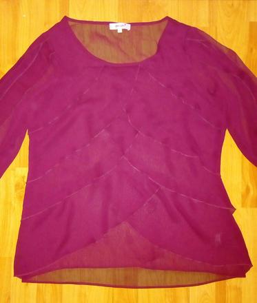 Kvalitná volanova blúzka, 40