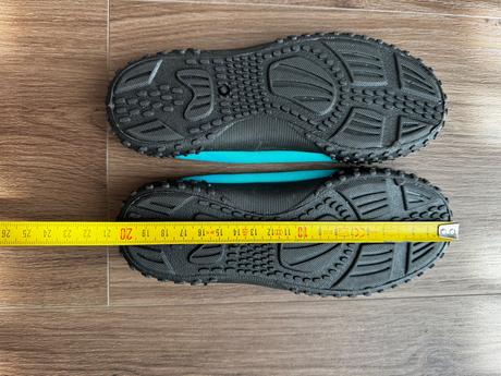 Obuv do vody, nova, 39, s dopor. postou, 30