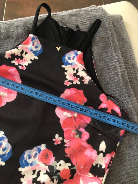 Guess krásne šaty s, guess,s