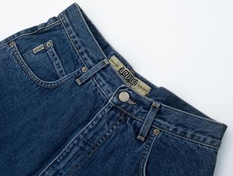 Kraťasy s vysokým pásom, 34